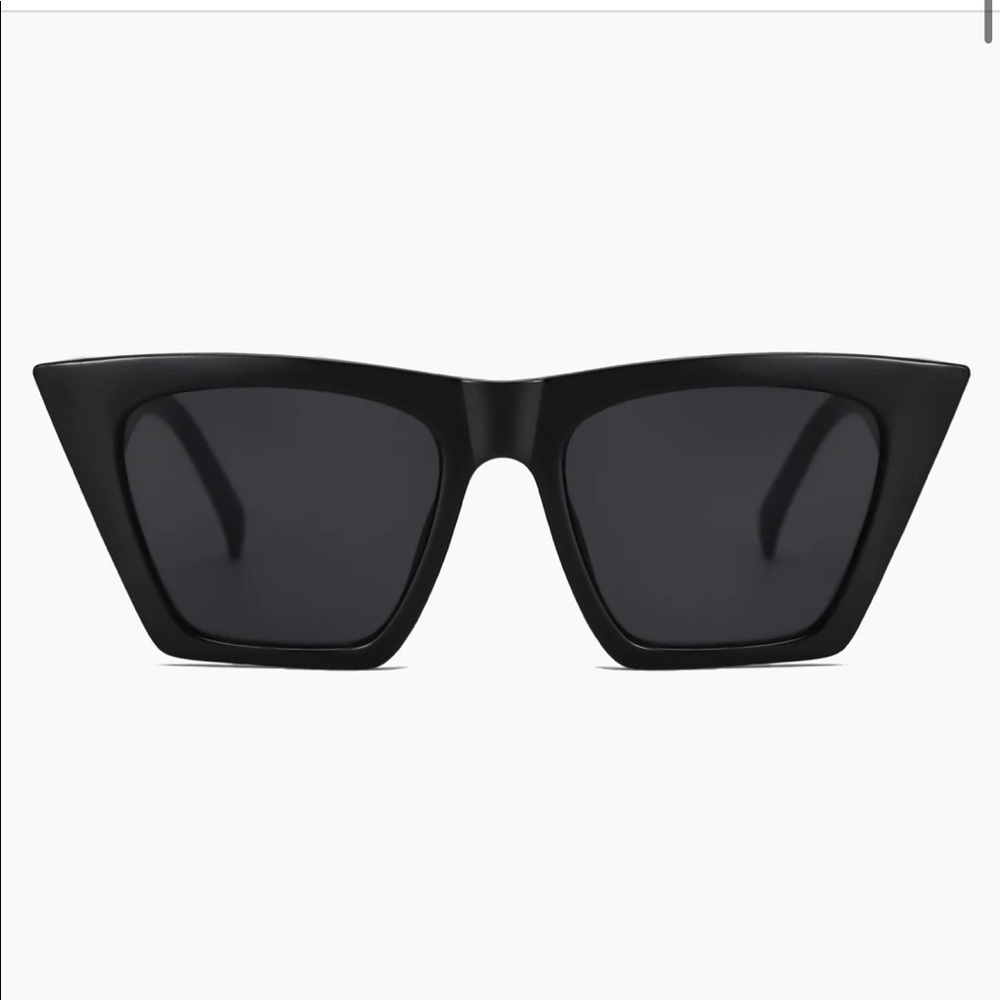 Black Sojos Cat eye sunglasses